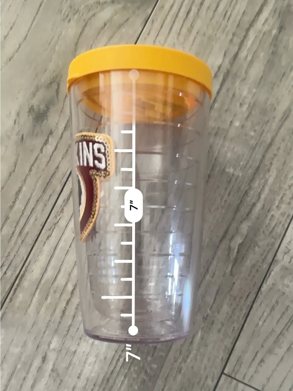 tervis Redskins Tumbler Yellow Lid and Burgundy Gold Logo with sequins 16 oz